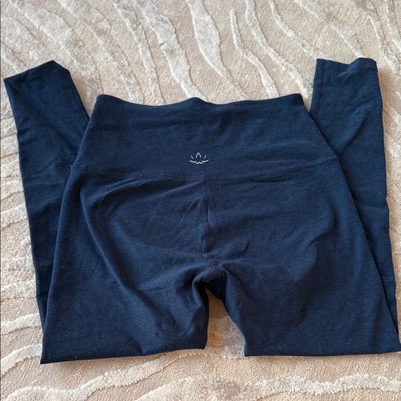 Beyond Yoga work out set - Picture 6 of 7